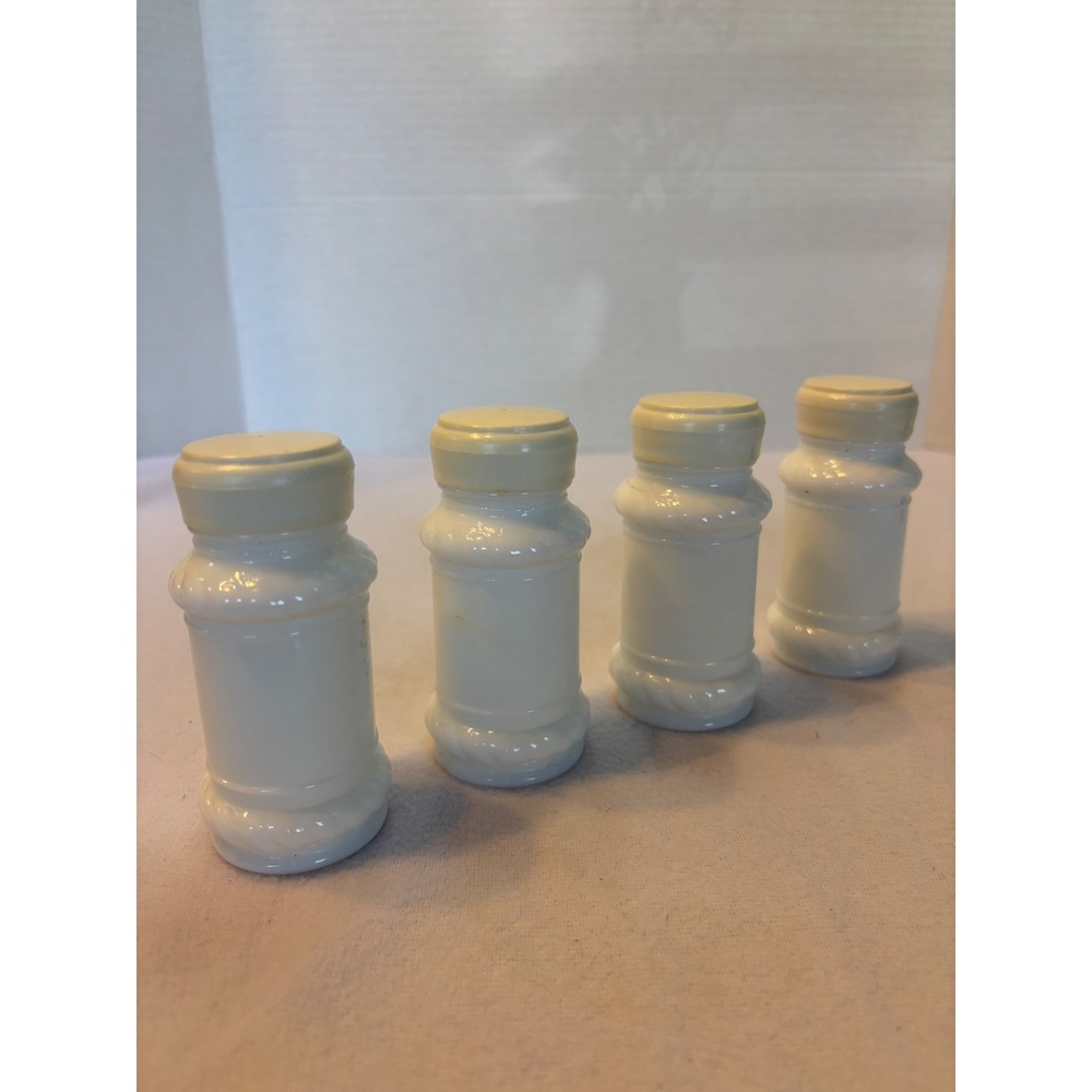 Milk Glass Spice Jars White Shakers Made in Japan 4 Inch Vintage - Picture 4 of 9